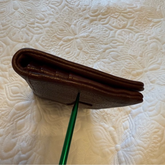 Latico Textured Brown Leather Terry Wallet Multi Card - Picture 6 of 11